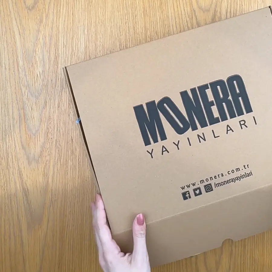 Monera Yayınları baskılı kargo kutusu